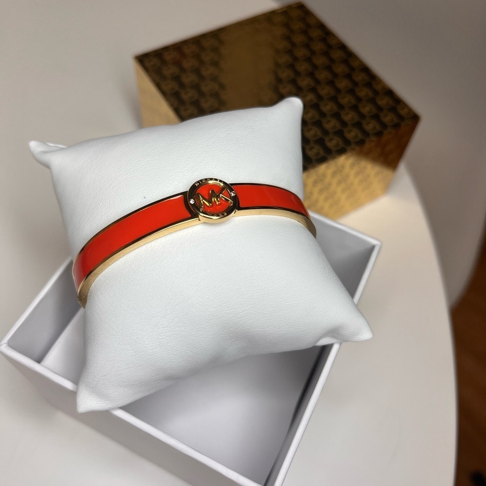 Michael Kors Coral Enamel Gold-Tone Hinged Bangle Bracelet MK Logo NWT - Picture 2 of 3